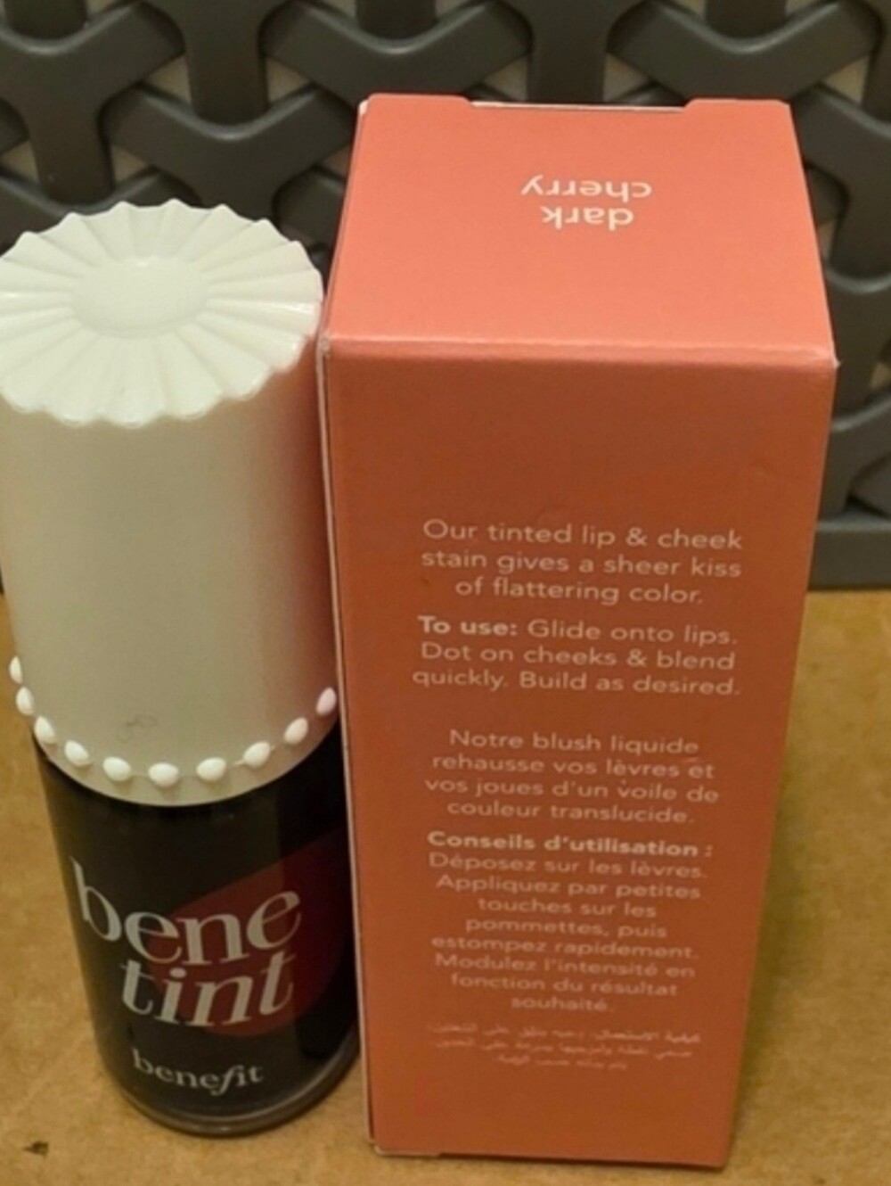 Benefit Benetint Liquid Lip Blush & Cheek Tint DARK CHERRY. 6 ml/0.2.fl oz. BNIB - Picture 3 of 3